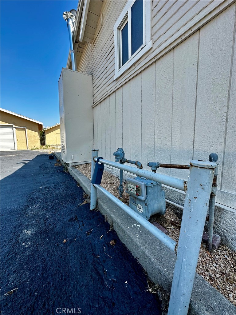 7593 Hillview Street