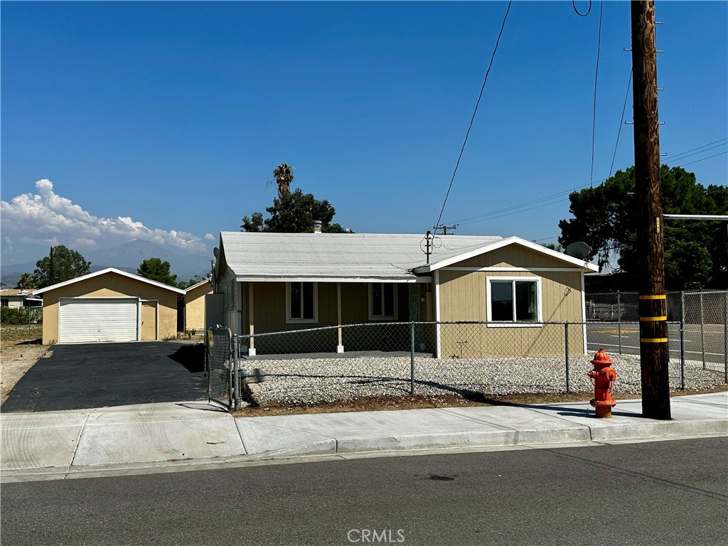 7593 Hillview Street