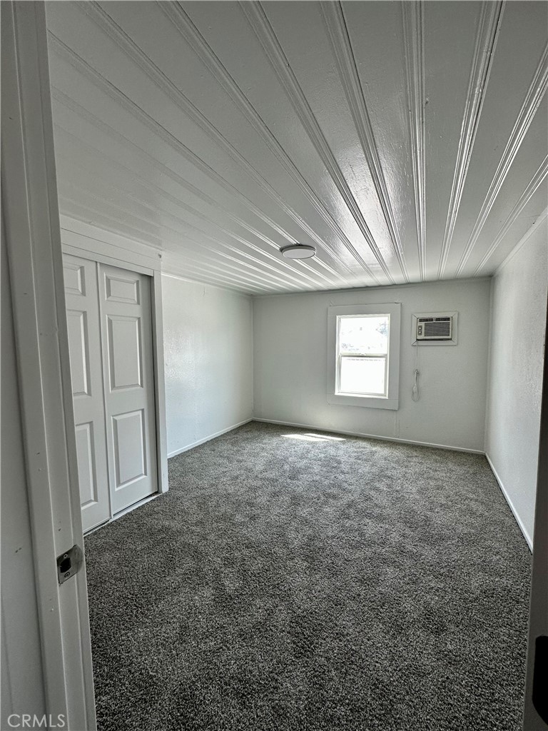 7593 Hillview Street