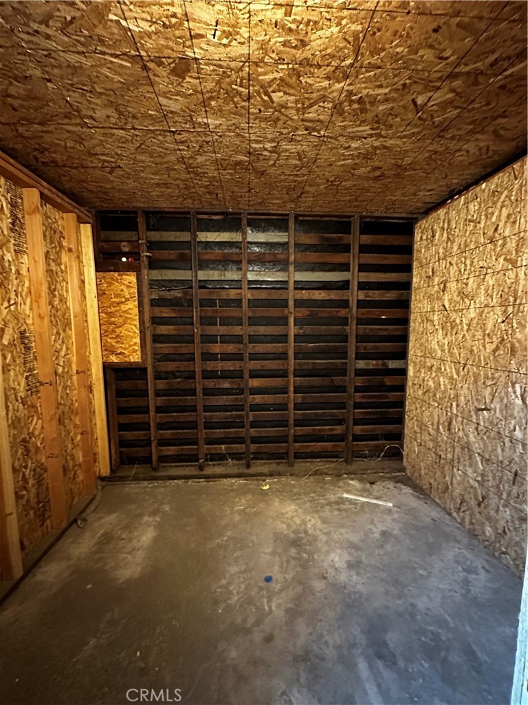 7593 Hillview Street