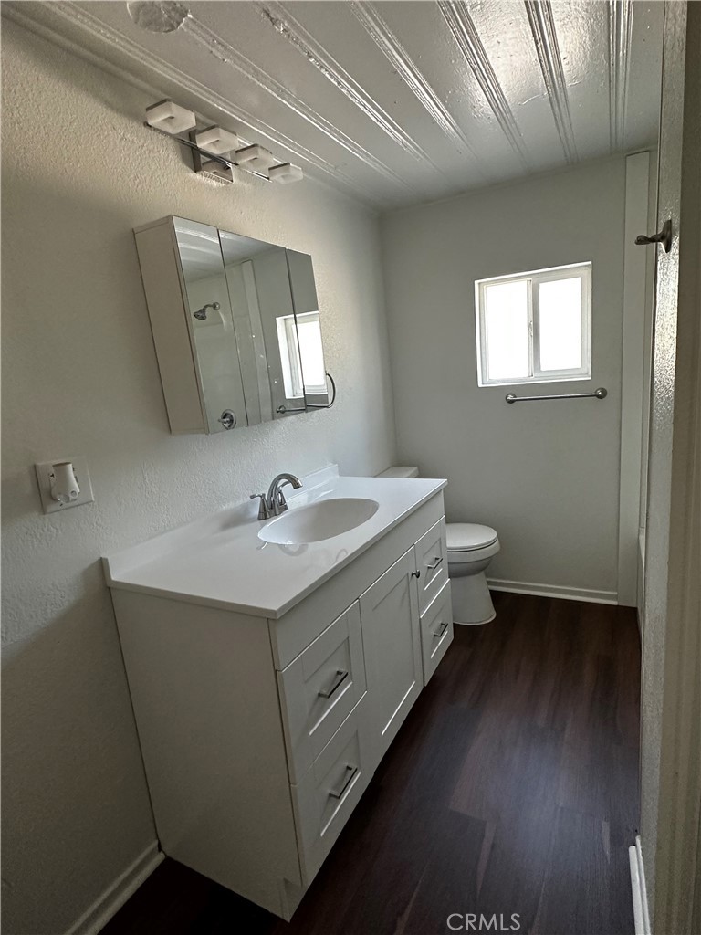 7593 Hillview Street