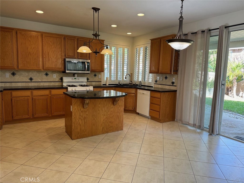 1285 La Tremolina Lane