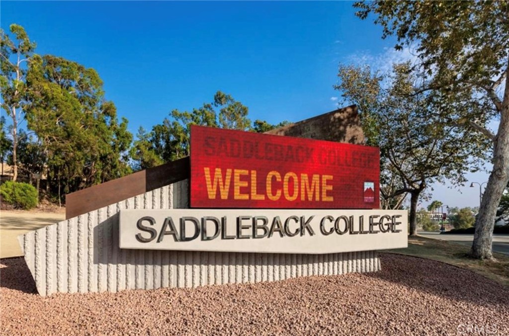 15 Briarwood Lane 64