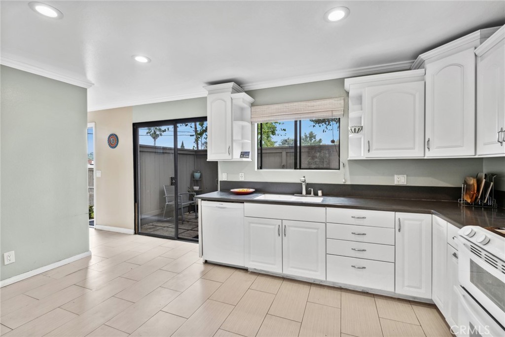 1201 Las Arenas Way 1