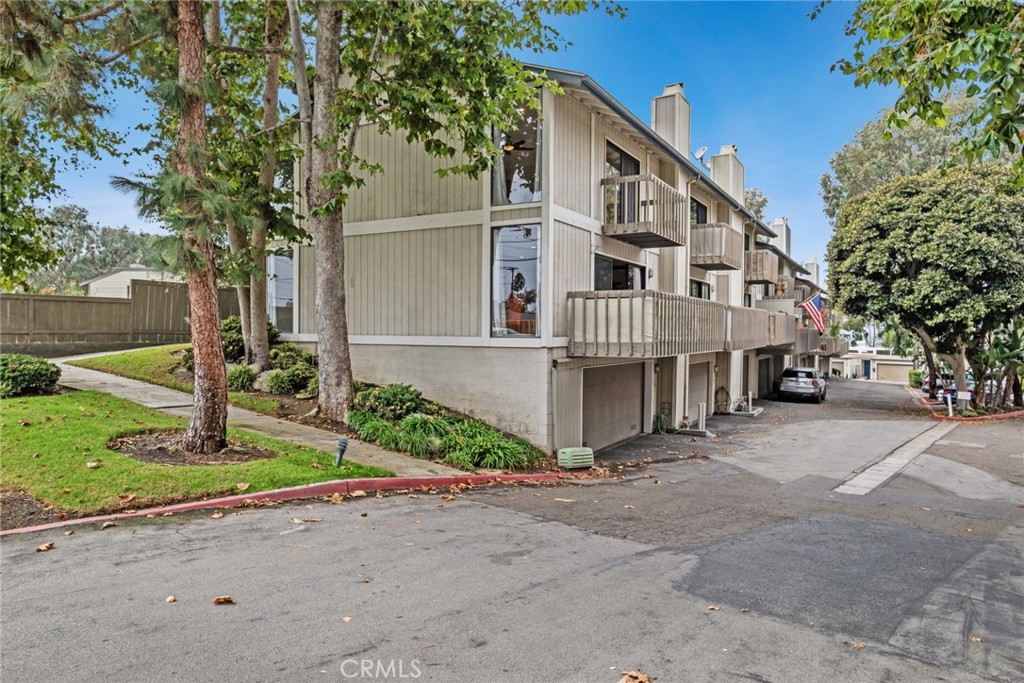 1201 Las Arenas Way 1