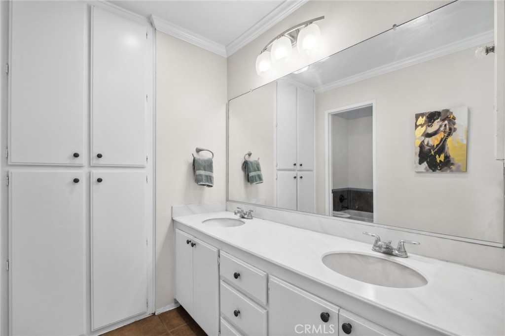 1201 Las Arenas Way 1