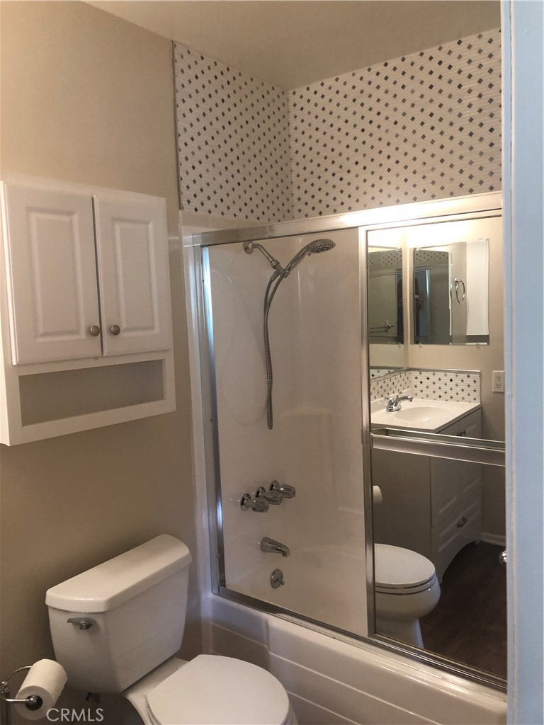 33942 Amber Lantern Street