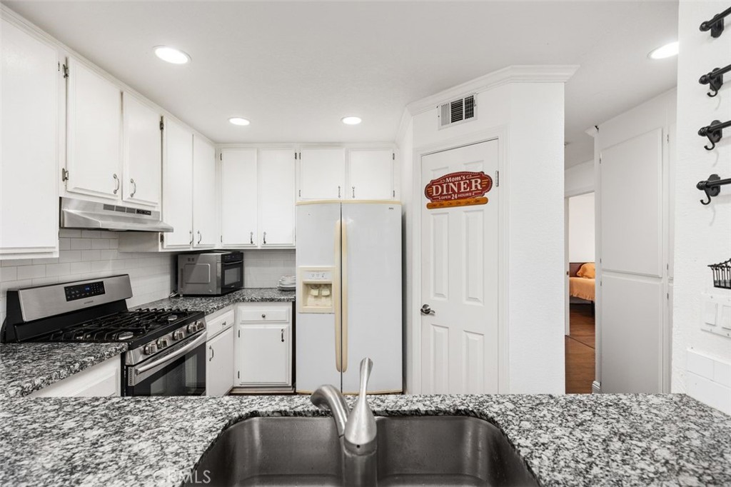 22294 Redwood Pointe 6D