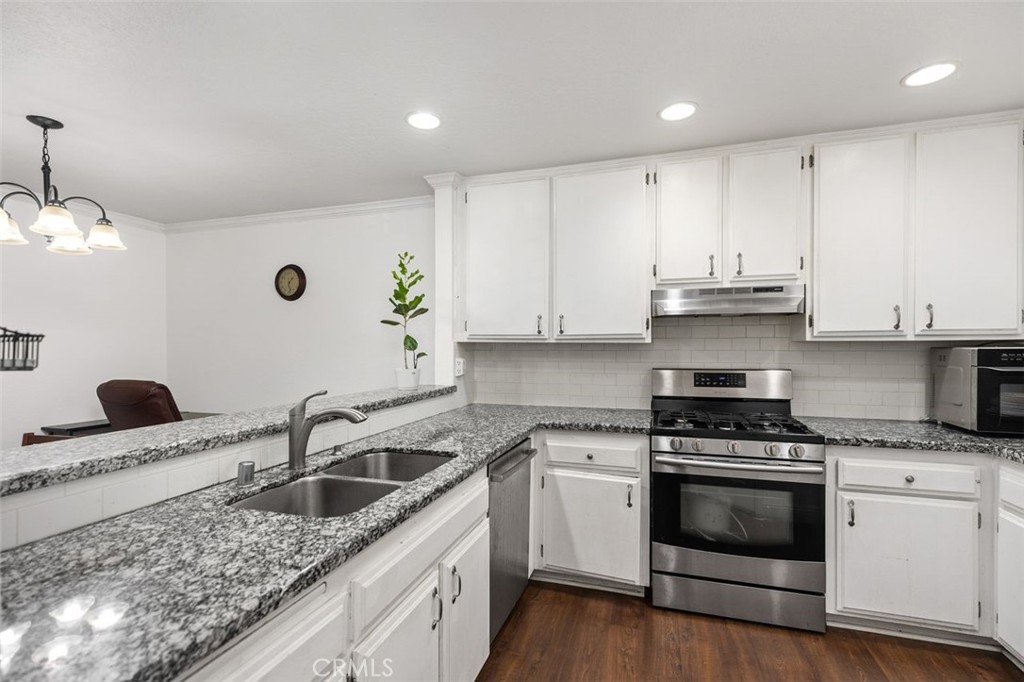 22294 Redwood Pointe 6D