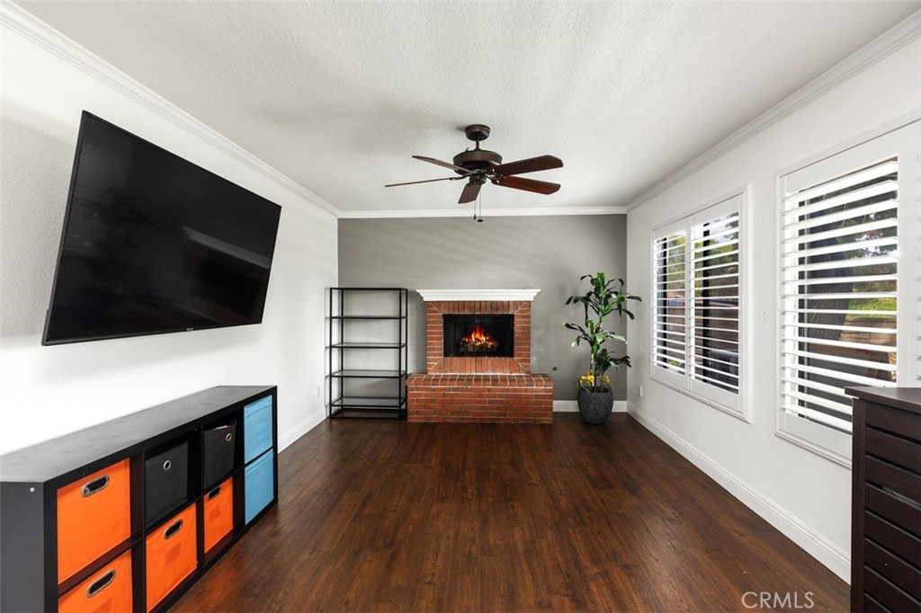 22294 Redwood Pointe 6D