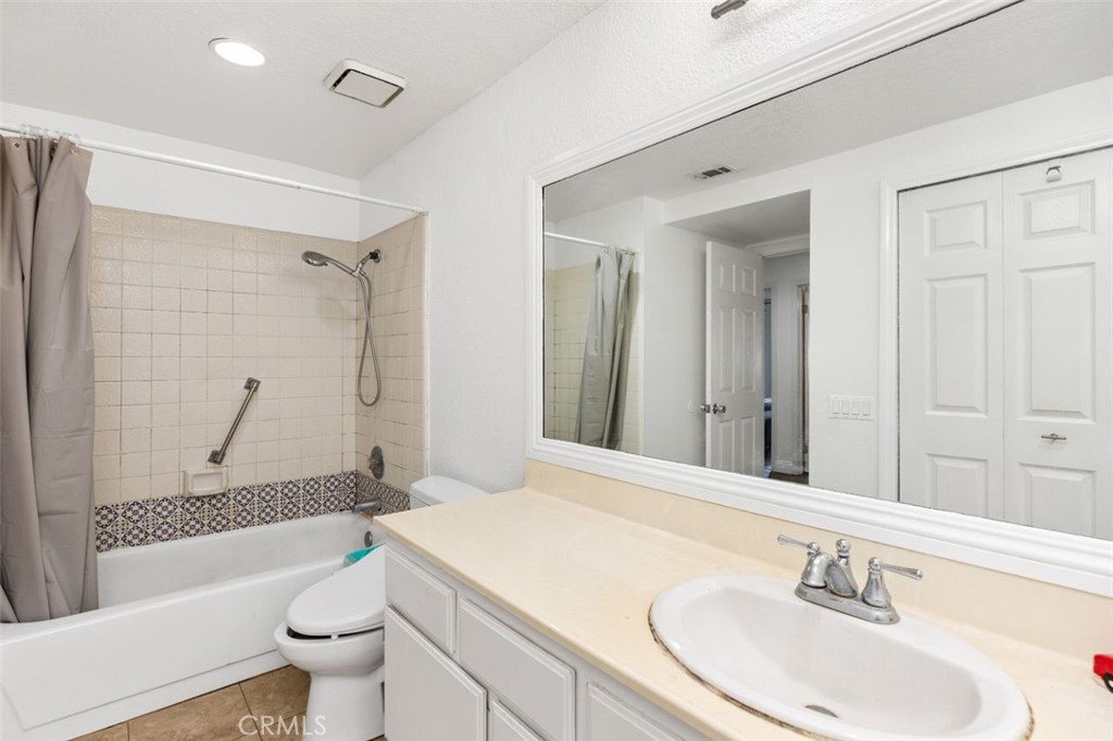 22294 Redwood Pointe 6D