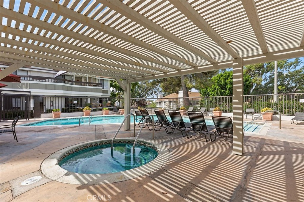 22294 Redwood Pointe 6D