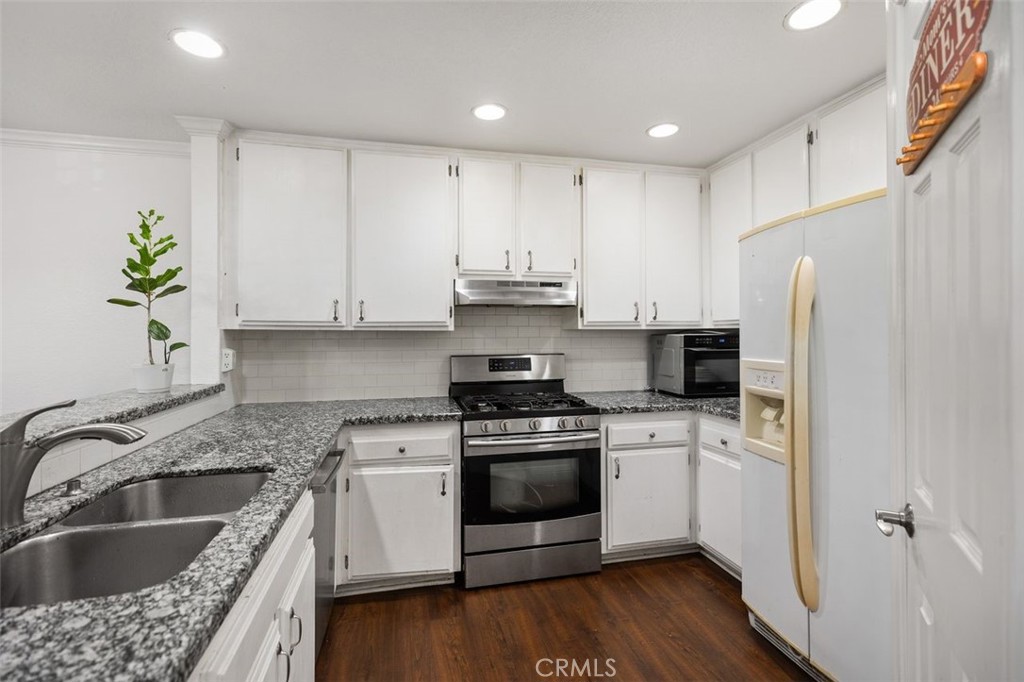 22294 Redwood Pointe 6D