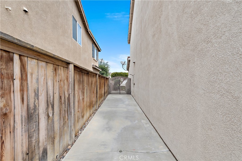 13741 Hollowbrook Way