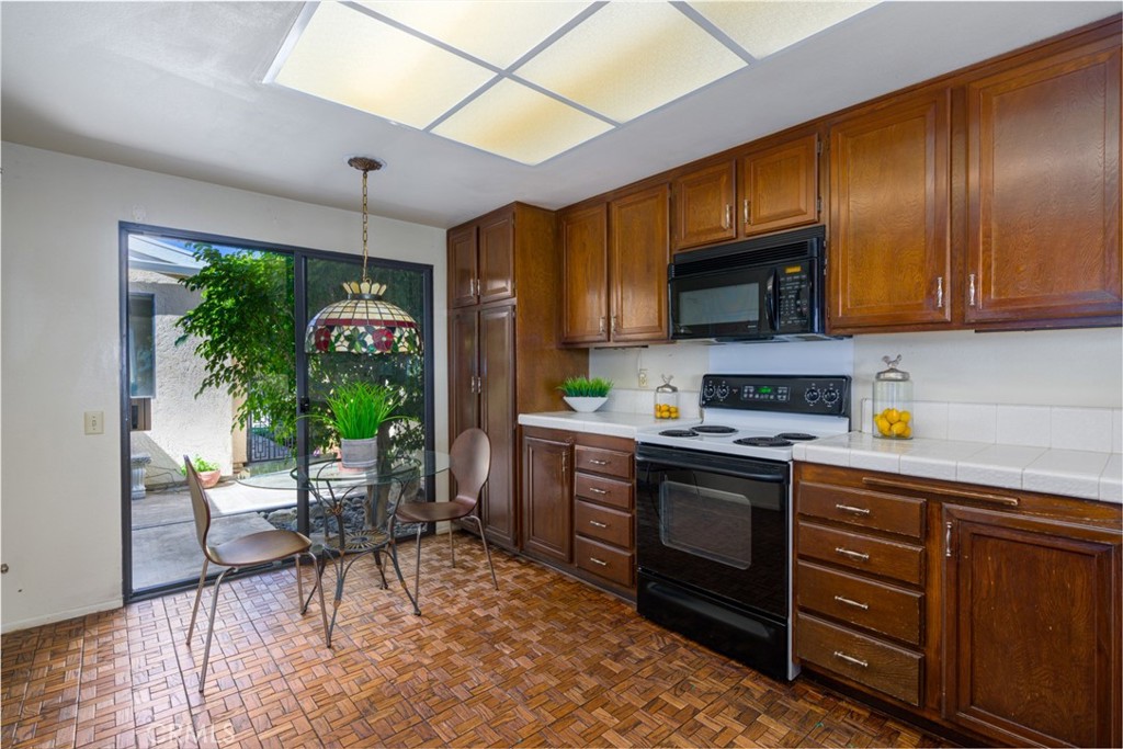 31002 Flying Cloud Drive