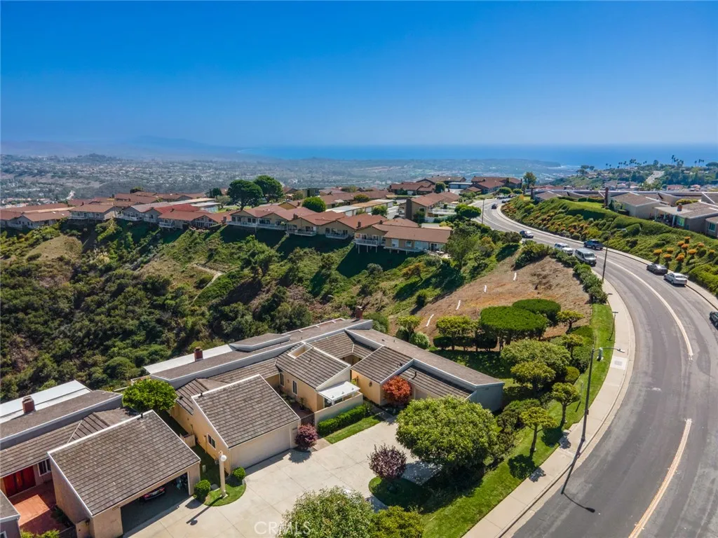 31002 Flying Cloud Drive