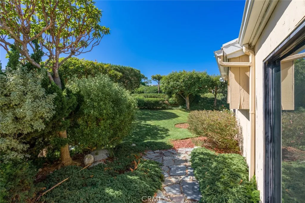 31002 Flying Cloud Drive