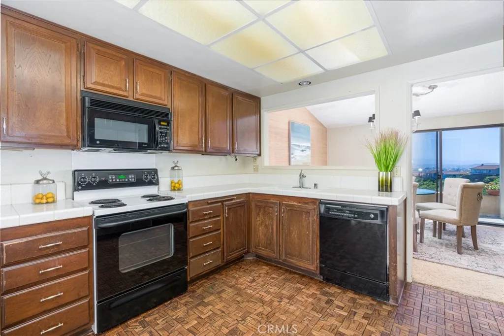 31002 Flying Cloud Drive