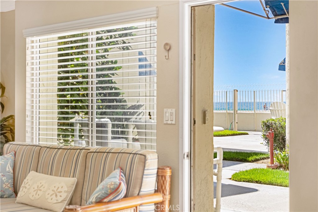 711 Pacific Coast Hwy 111