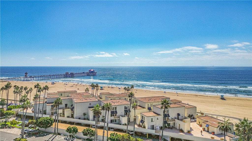 711 Pacific Coast Hwy 111