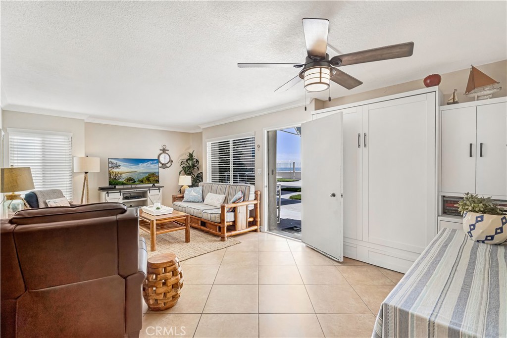 711 Pacific Coast Hwy 111