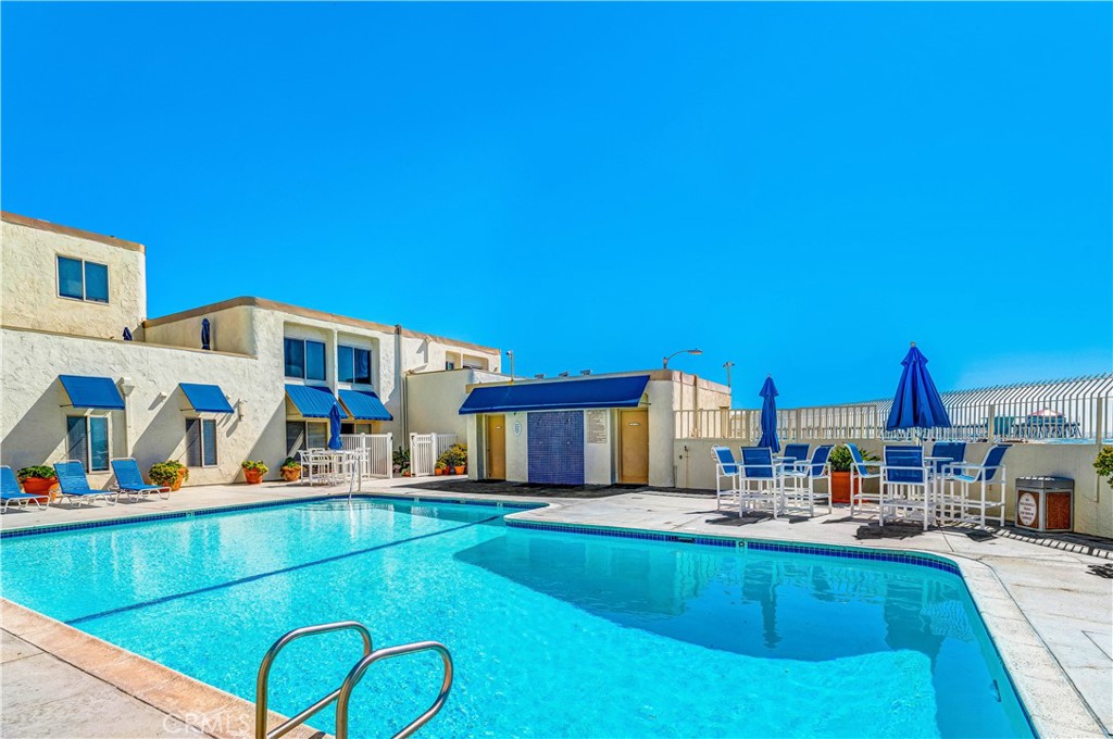 711 Pacific Coast Hwy 111