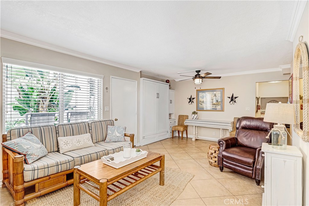 711 Pacific Coast Hwy 111