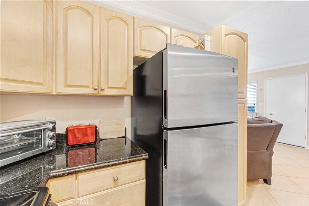 711 Pacific Coast Hwy 111