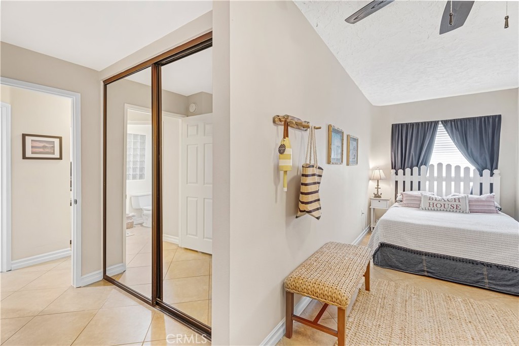 711 Pacific Coast Hwy 111