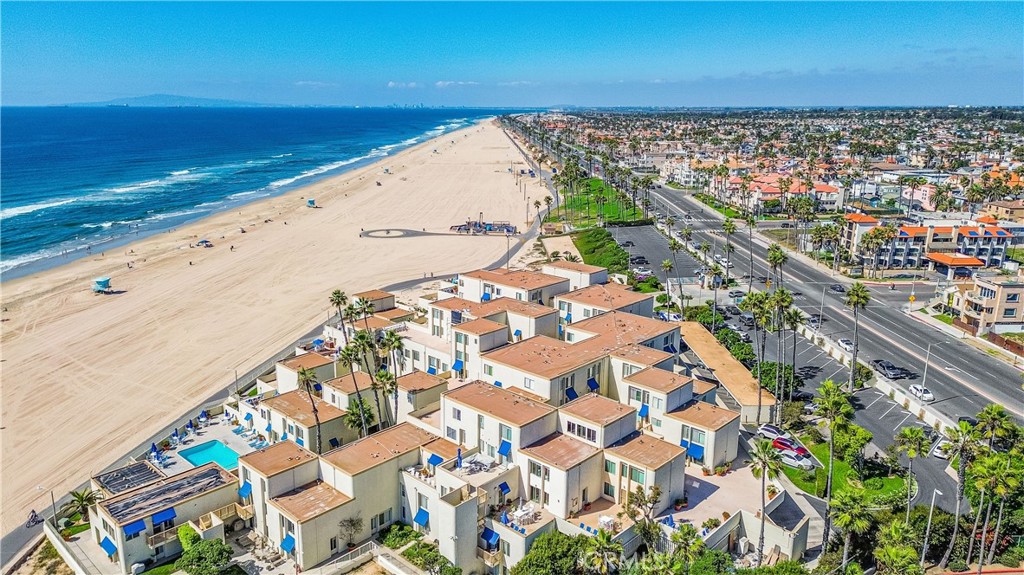 711 Pacific Coast Hwy 111