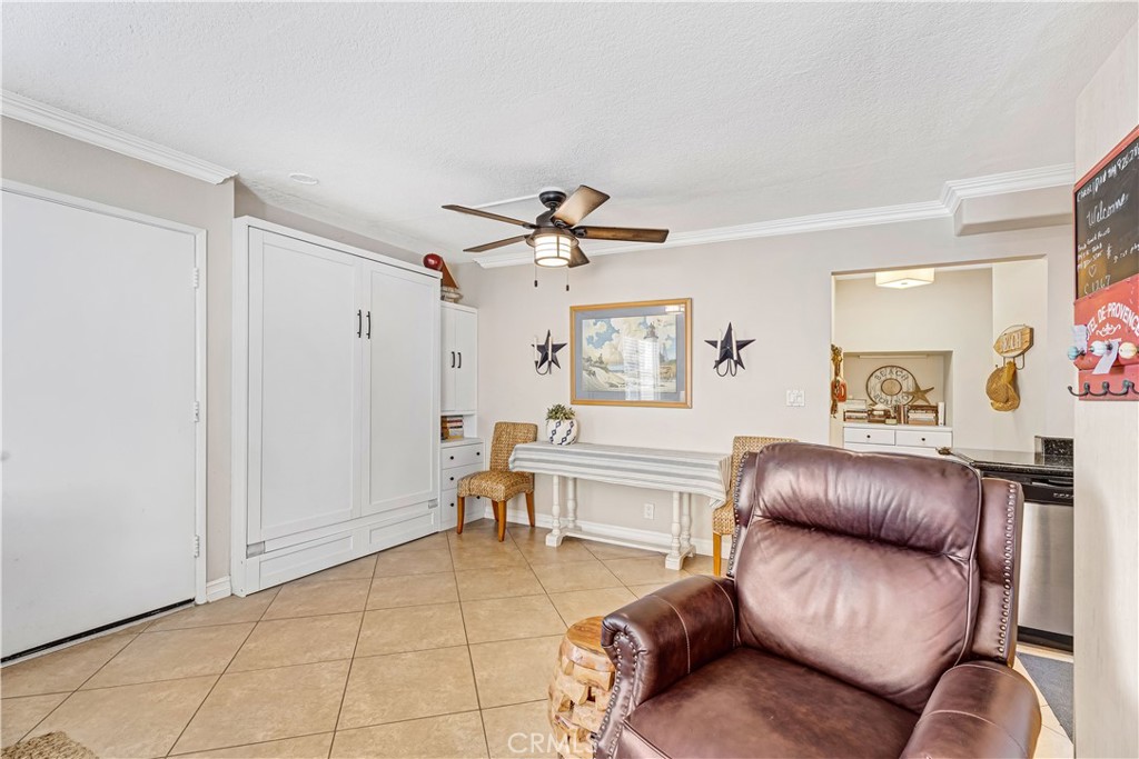 711 Pacific Coast Hwy 111