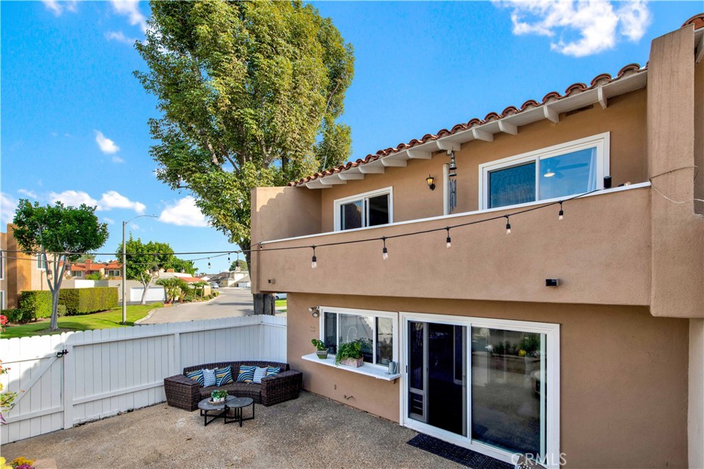 10555 La Rosa Circle