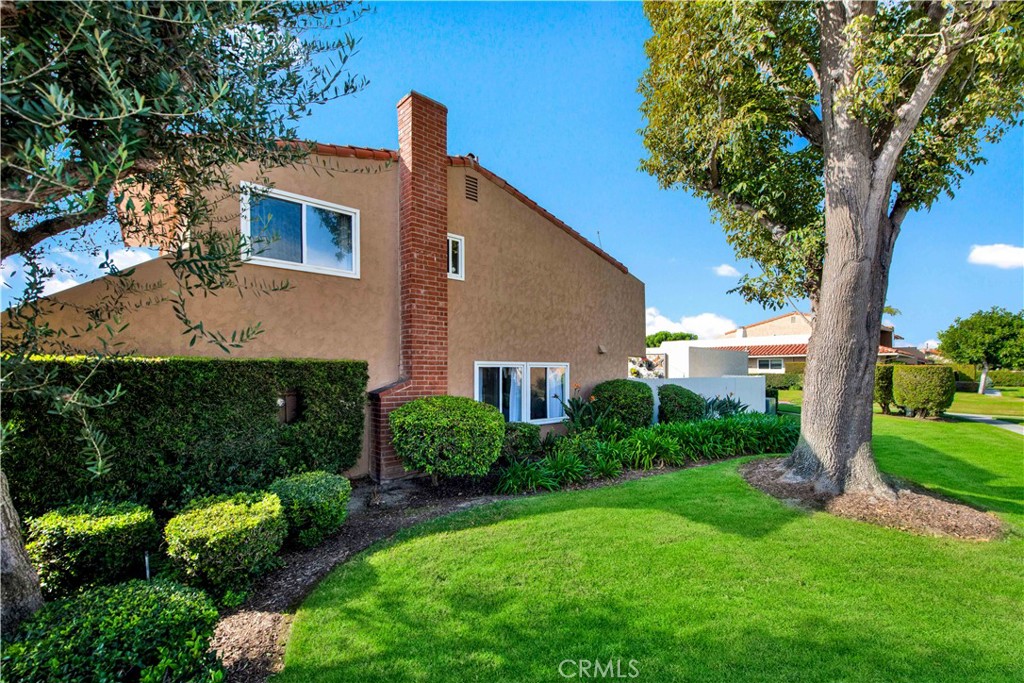 10555 La Rosa Circle