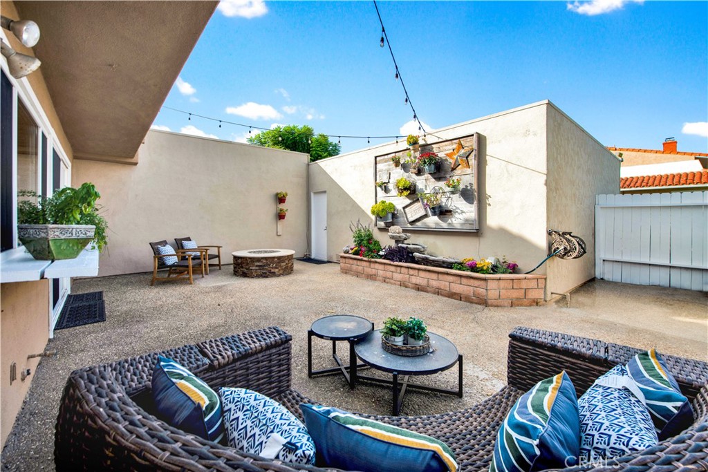 10555 La Rosa Circle