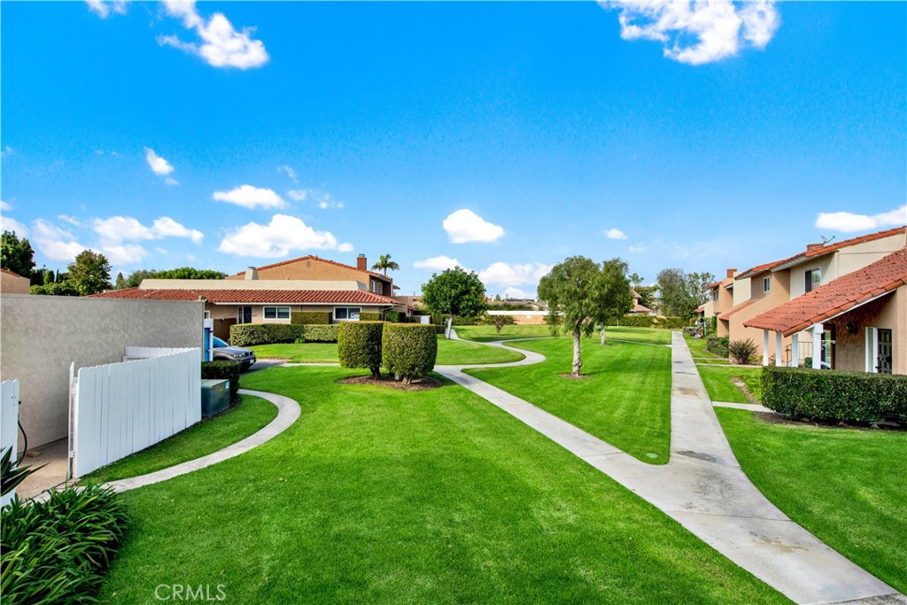 10555 La Rosa Circle