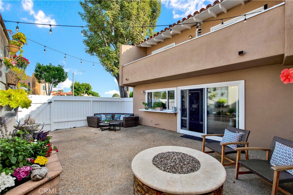 10555 La Rosa Circle