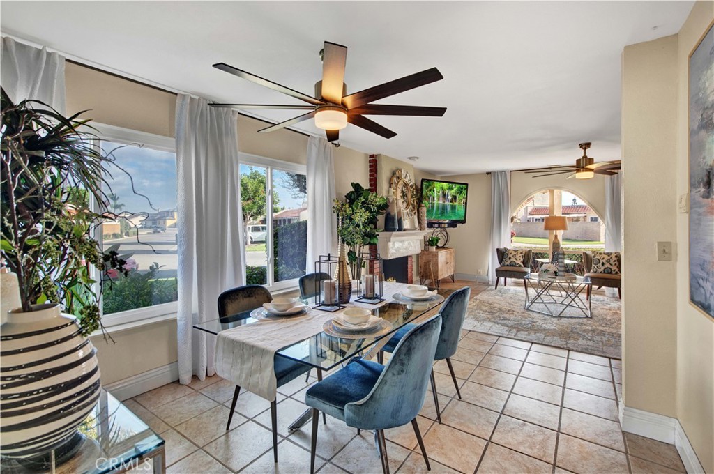 10555 La Rosa Circle