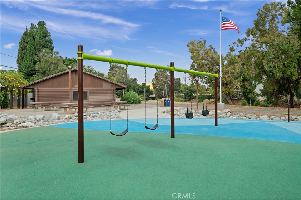 2510 Poinsettia Street