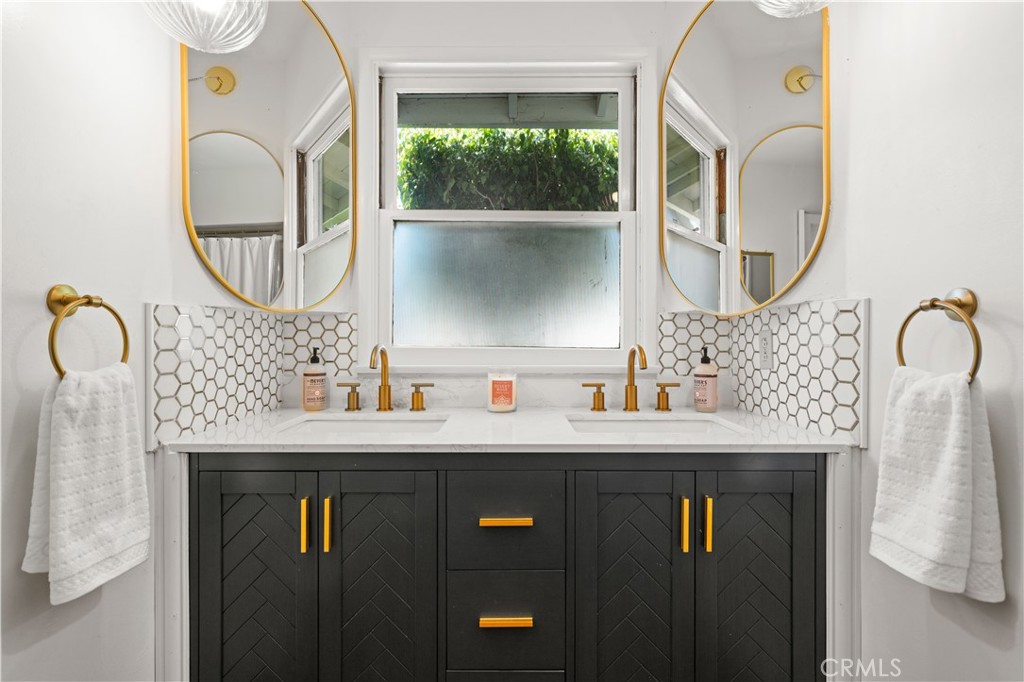 2510 Poinsettia Street