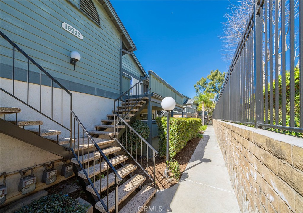 18242 Parkview Lane 204