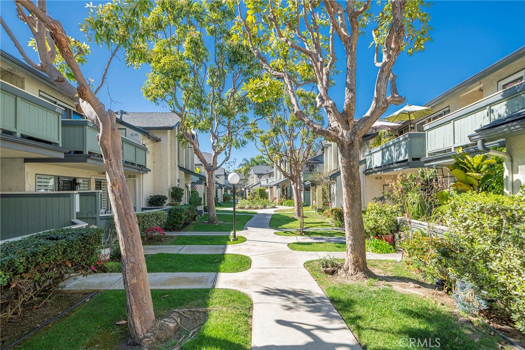 18242 Parkview Lane 204