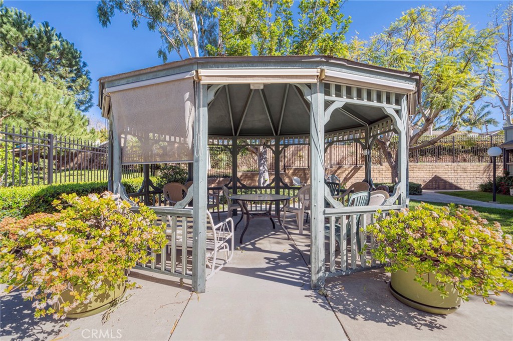 18242 Parkview Lane 204