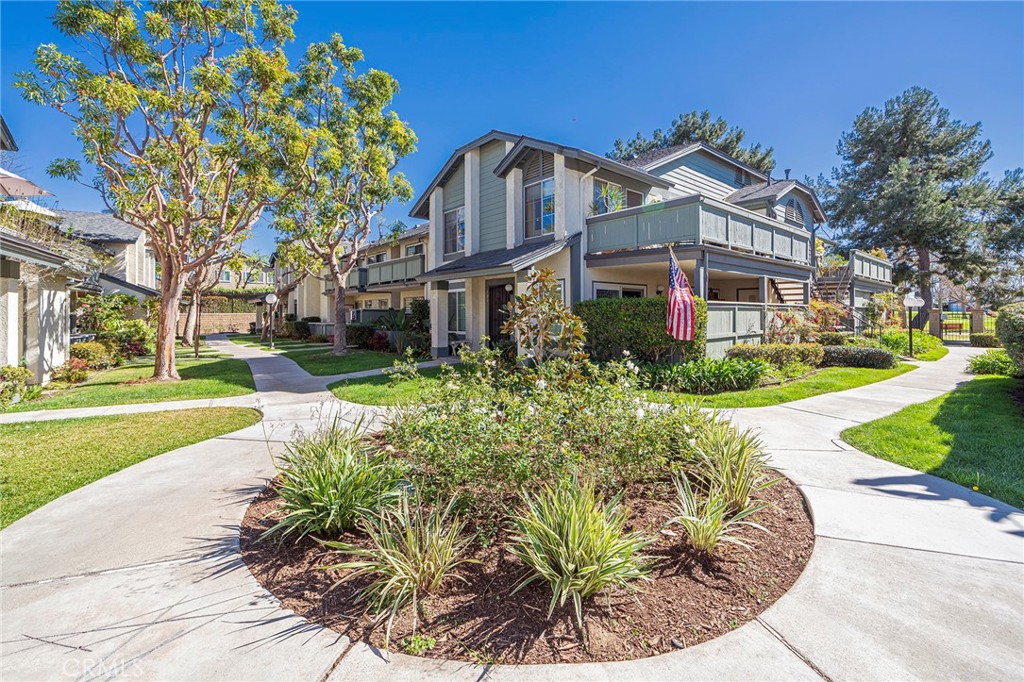 18242 Parkview Lane 204