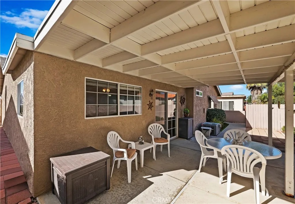 2121 El Rancho Circle