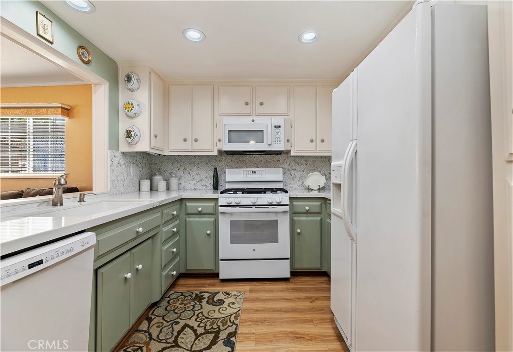 2121 El Rancho Circle