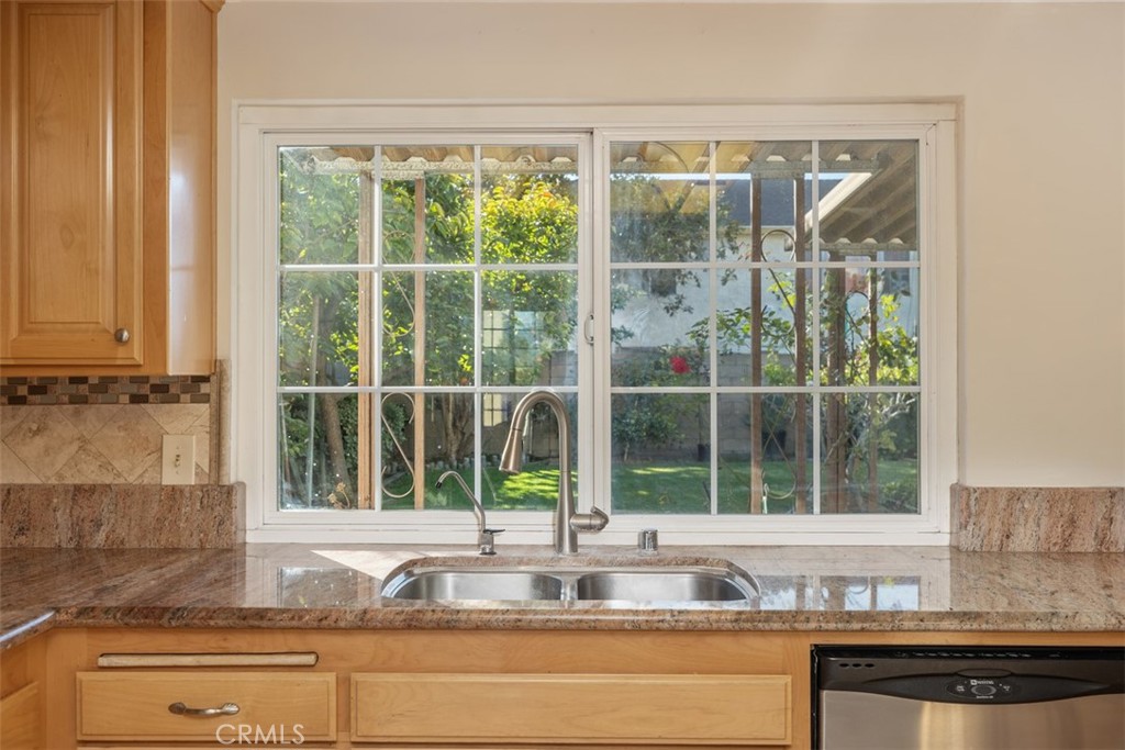 15321 Dogwood Street