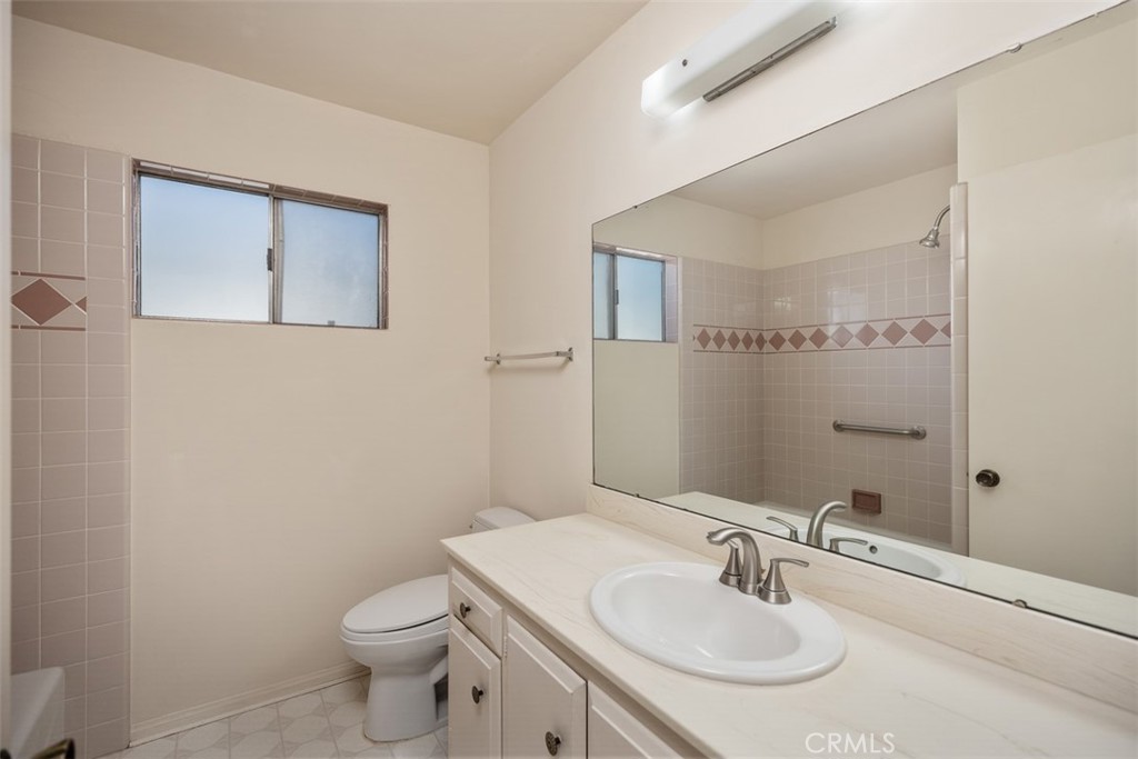 15321 Dogwood Street