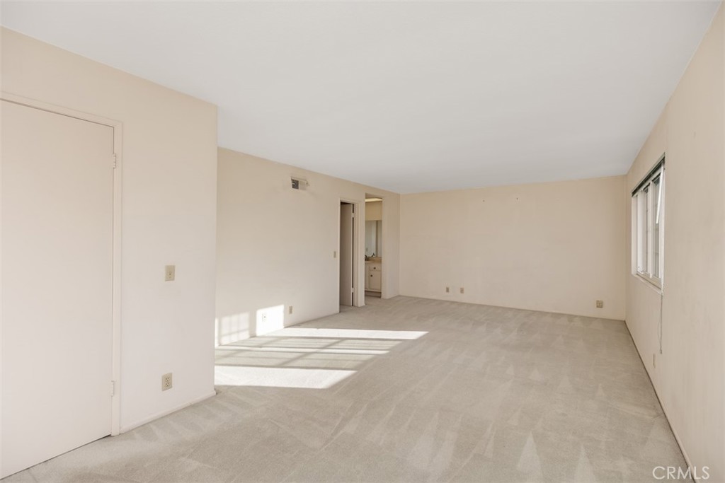 15321 Dogwood Street