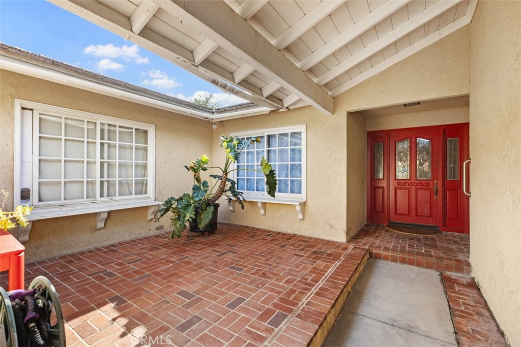 26766 La Sierra Drive