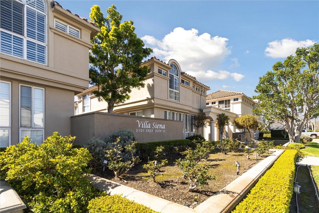 2101 E 15th Street 7